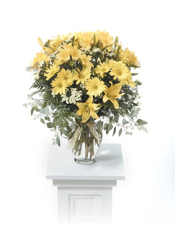 Vase of yellow and white Flowers 